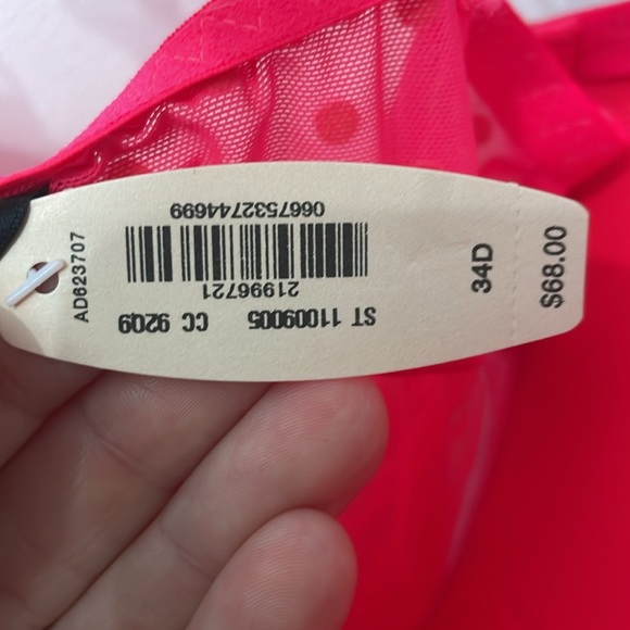 Brand new with tags VS hit pink lingerie - Picture 5 of 5